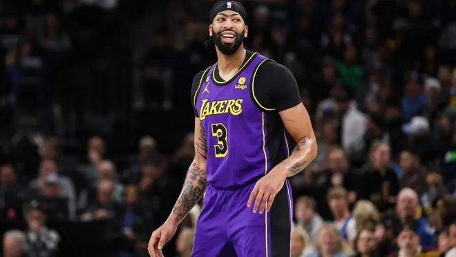 世界足坛中 世界足坛中